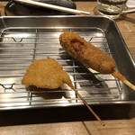 Kushikatsu Shirotaya - ジャイアントソーセージ、串カツ