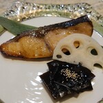 牛鍋･ひれすき焼き･海鮮料理 神保町 小豆 - 