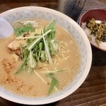 Kitahama Tachinomi Shokudou Kitayoshi - ラーメンとご飯のセット
