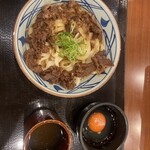 丸亀製麺 西宮の沢店 - 和牛すき焼き釜玉うどん　並