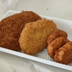 天神橋 中村屋 - ミンチカツ（150円）、コロッケ（90円）、チキンナゲット（110円）