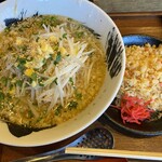 ガキ大将ラーメン 匠 - 塩バターコーンラーメン半チャーハンセット