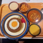 Have more curry - 【チーズキーマカレー】(¥1100)+【東南アジア風スパイス炒め】(¥200)+【豆のカレー】(¥200)+【チキンカレー】(¥300)+【インド風ポタージュ】(¥200)