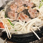 もつ鍋 鉄鍋餃子 鳥炭火焼き 九州酒場 丸九 - ジンギスカン食べ放題