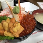 市場食堂 味処たけだ   - 三色丼