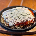 Okonomiyaki Teppan Izakaya Yuu - 肉玉そばイカ天トッピング