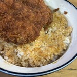 安田屋 - ご飯にも甘辛ソースがたっぷりと染み込んでます