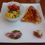 Texas Hands Fukui Tahara Ten - Ａランチの前菜・ワンカットピザ・ミニサラダ