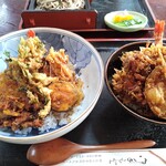 Daisuke - 左がランチ天丼。右が天丼セット。ごはんの量は変わらないかも。