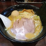 北海道らーめん おやじ - 「おやじ麺」950円＋「味付玉子」100円