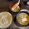 嵐山よしむら - 渡月膳2100円。半量ざるそば、　半量湯葉おろしそば、　天ぷら小丼。　漬物もつきます。