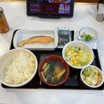 すき家 - 料理写真:「鮭定食」「サラダ」「納豆」