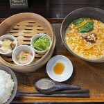 Chaina Dainingu Kuin - 坦々麺ランチセット(追い飯+110円) 1540円