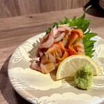 みなと 刺身専門店 - 活赤貝