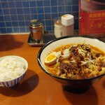 ひぐま - 辛味噌ラーメン(大盛)&ランチ時サービス小ライスをば…。