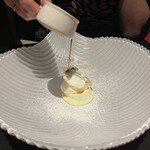 嵐山MITATE - 木苺練乳をかけます。甘みと酸味、幸せです。