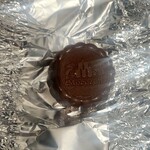 モロゾフ - 料理写真:ラウンドプレーン ミルクチョコレート（70g 360円）