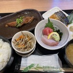 Toyosu Shijou Sakana Sakaba Uosei - 魚河岸定食