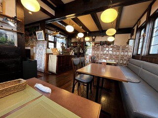 Banyan - 古民家の店内