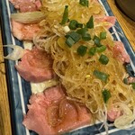 もつ焼き 煮込み 楓 - 炙り上タン刺し