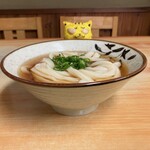 Teuchi Udon Yamashita - かけうどん小　290円(税込)  ※横からも