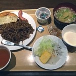 ホテルリソル町田 - 朝食バイキング。ホテルは月曜日は泊まり4500円  会員になると13時まで居られます。