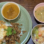 タイ料理ピン トン - 