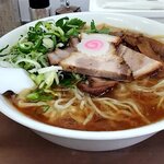 国味ラーメン - ワンタンメンの麺少なめ・ねぎトッピング（2023.11）