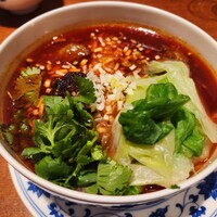 老四川 飄香小院 - 本場四川の牛肉麺