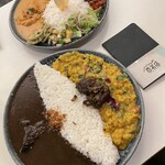 Curry bar nidomi - 2人掛けテーブル席