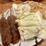 Izakaya Ooedo - 串カツ。
                大人の手の指ほどのひと口串カツ(^^)味噌カツにしてもよしソースで食べてもよし。