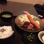 Wafuu Izakaya Kurama - ハンバーグとエビフライ定食