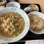 Isago Shokudou - ネギラーメン　半チャーハン