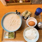 手打ちうどん 上を向いて - 