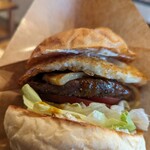 CRUZ BURGERS & CRAFT BEERS - 