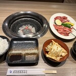 炭火焼肉カルビ - 