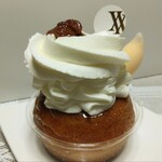 スイーツガーデン ユウジアジキ - ラムレーズンのサバラン850円（税込）