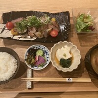 割烹ダイニング波里 - 