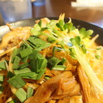 麺酒房 龍安 - カイワレ大根＆ニラ