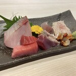 notomaezushichiyozushi - 刺し身の盛合せ