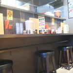 麺酒房 龍安 - 店内の様子