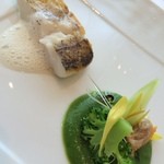 プレヴナンス - ヒメダイのポアレ　ブあロッコリーのピュレ　アサリのジュ　すっぱい辛いソース　