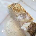 プレヴナンス - ヒメダイのポアレ　ブあロッコリーのピュレ　アサリのジュ　すっぱい辛いソース　