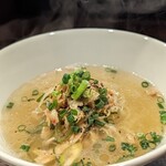 七席中華 コバコ - 蒸し鶏と葱の塩そば。綺麗なお味