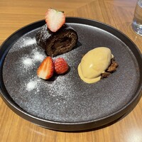 Bistro NOHGA  - ◇デザート
                      【ブッシュドノエルと塩キャラメルのアイスクリーム】