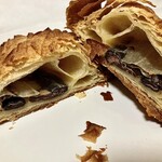 シャン ド ブレ - 「パンオショコラ」の断面アップ…