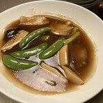 南国酒家 - 鮑の醤油煮