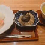 一献 うえ原 - 水物　柿　柚子とシャンパンのジェラード　白ワインのゼリー　わらび餅の黒豆餡子添え
