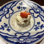 やす多” - 生ハムと野菜のタルタル、クリームチーズ乗せ