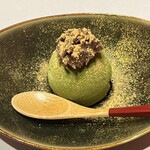 やす多” - 抹茶の氷菓子